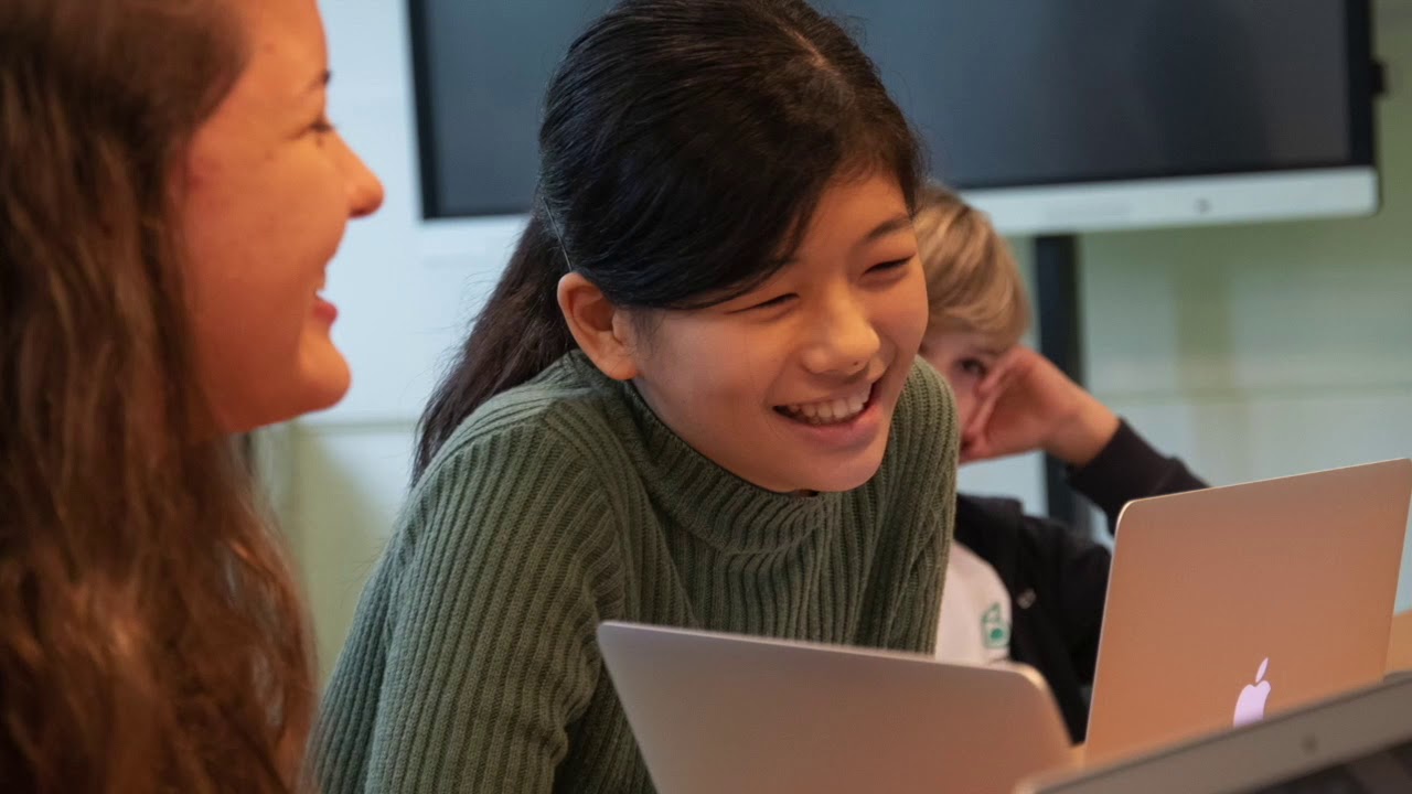 Presenting Mission Vision International School Delft (copyright free)