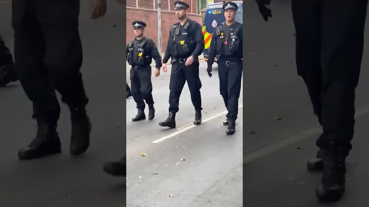 Police respond to scene of deadly synagogue attack in Manchester