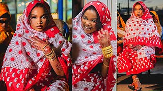 DUUH!! ZUCHU AONGEA HAYA KUHUSU HII KANGA ALIYOTUMIA KUFICHA MIMBA