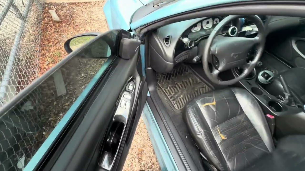 99-04 Mustang карбоновый ободок рычага переключения передач и кожаный чехол.