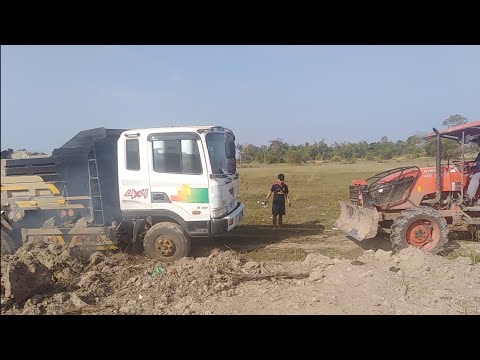 hyundai-5-ton-dump-truck-stuck-recovery-by-tractors