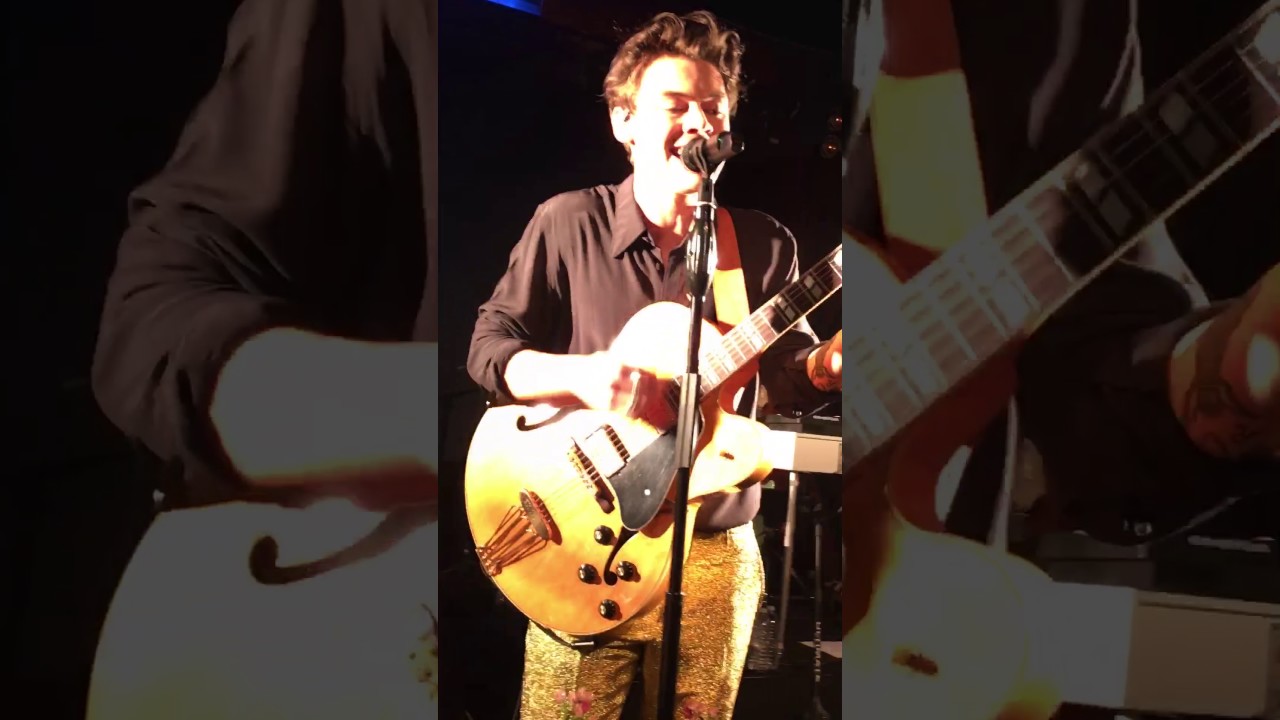 Harry Styles Performing Stockholm Syndrome At The Troubadour 5 19 17 Youtube