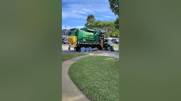 Labrie Automizer. Peterbilt Trash Truck. #wastemanagement #labrie #peterbilt # trashtruck