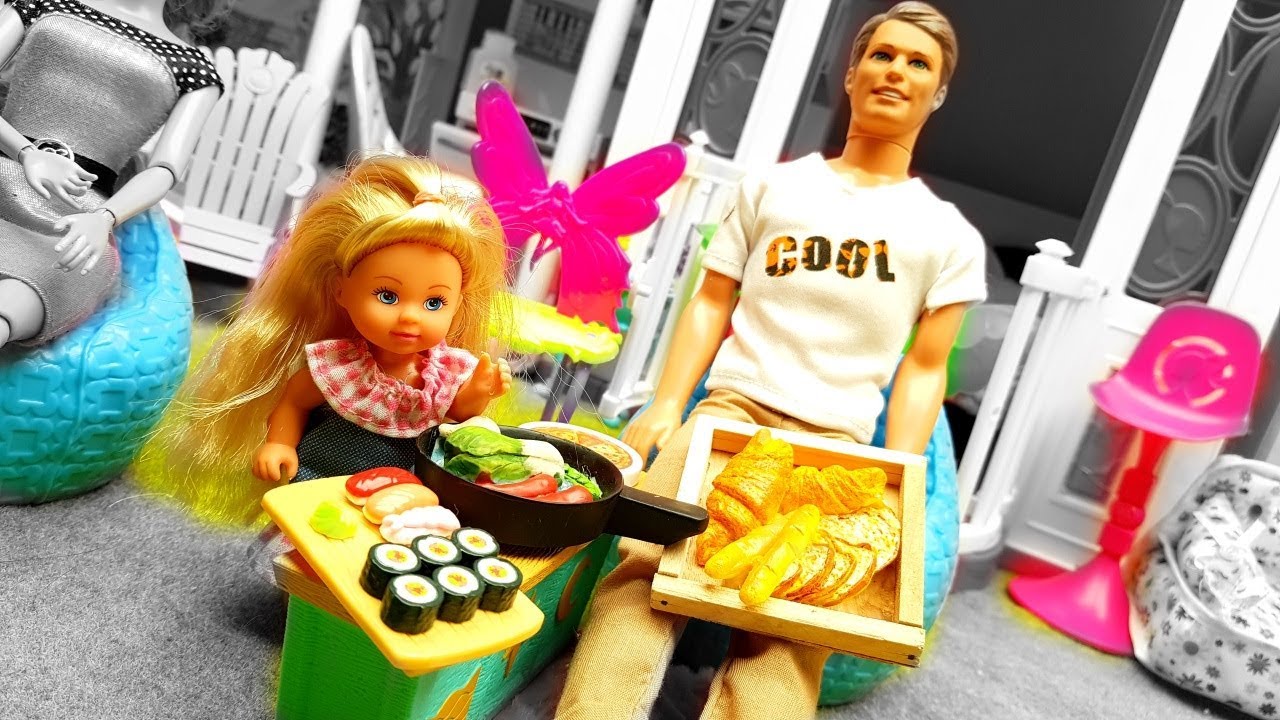 BARBIE CUCINA per KEN e sua piccola figlia! Storie per bambini!! YouTube