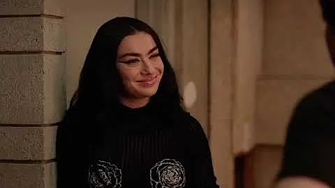 Stan twitter: charli xcx “what the f__k am i doing here”