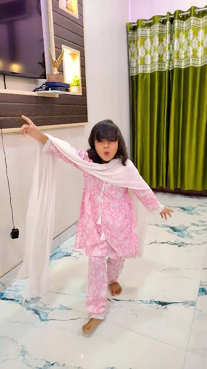 Chand sifarish #ytshorts #aishwaryanandiniofficial #bollywoodsongs #love #trending best youtuber 🥰❤️