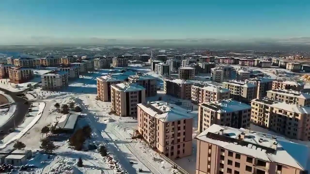 Vali Yavuz Bir Mahallenin Dron Görüntülerini Paylaştı!