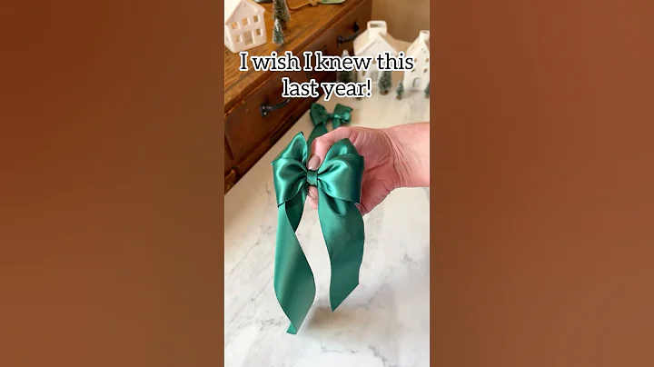 Easy Holiday Double Bow tutorial. #wrapping #GiftIdeas #holiday  #christmas #ribbon