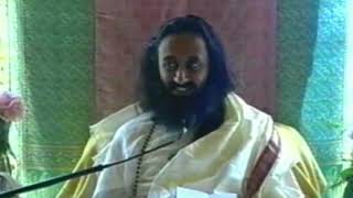 Discussion vs Argument | A Simple Comparison | Gurudev Old Videos