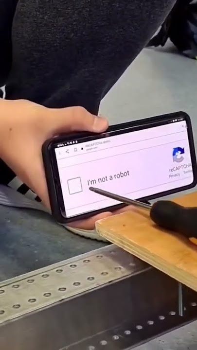 SAYA BUKAN ROBOT???🤣