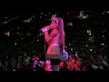 Sweetener world tour : tattooed heart in brooklyn