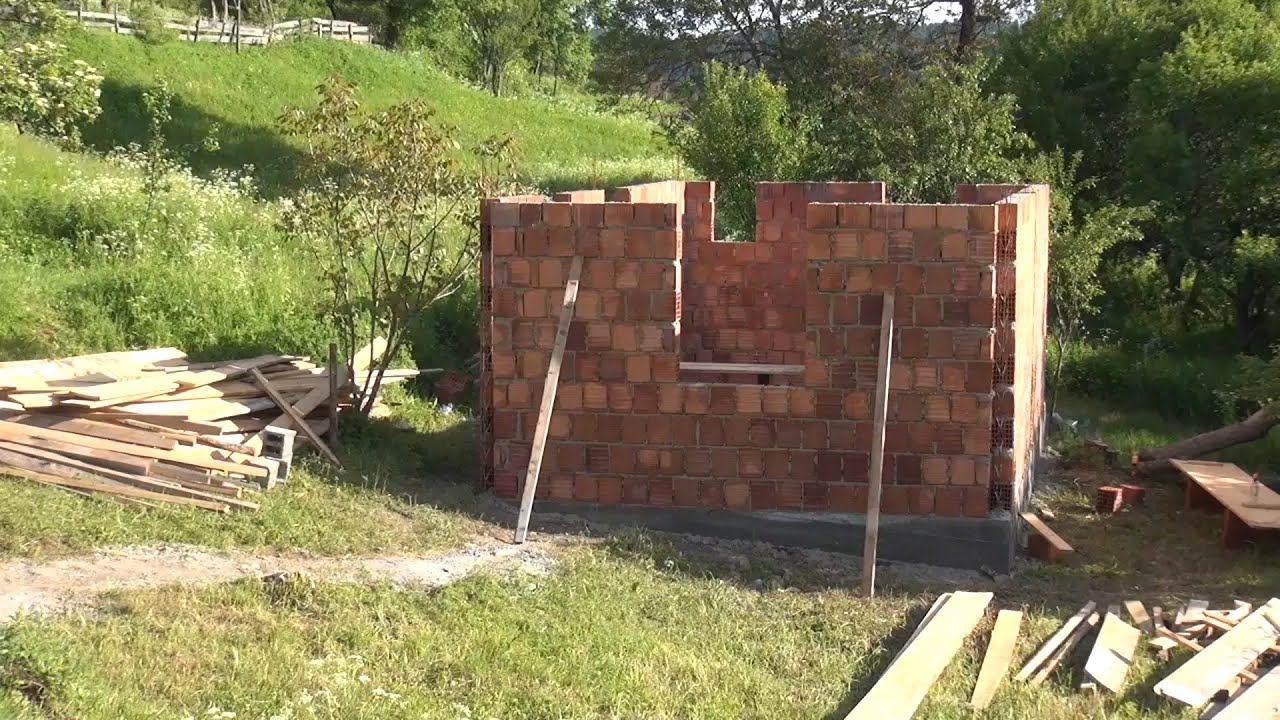 Nastavljeni radovi na Nafijinoj kuci a price sa Nazifom nikad nije na odmet.