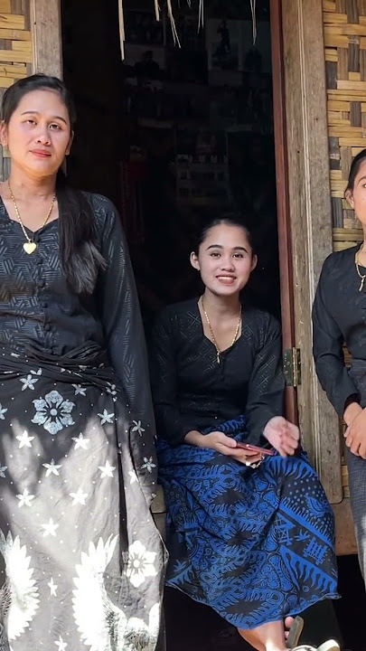 Barisan wanita baduy alami cantiknya