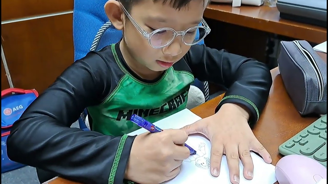 Making chain with paper clips