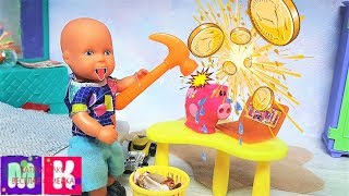 МАКС РАЗБИЛ КОПИЛКУ И ВЫИГРАЛ В ЛОТЕРЕЮ! КАТЯ И МАКС ВЕСЕЛАЯ СЕМЕЙКА Мультики с куклами МАКС РАЗБИЛ КОПИЛКУ И ВЫИГРАЛ В ЛОТЕРЕЮ! КАТЯ И МАКС ВЕСЕЛАЯ СЕМЕЙКА Мультики с куклами