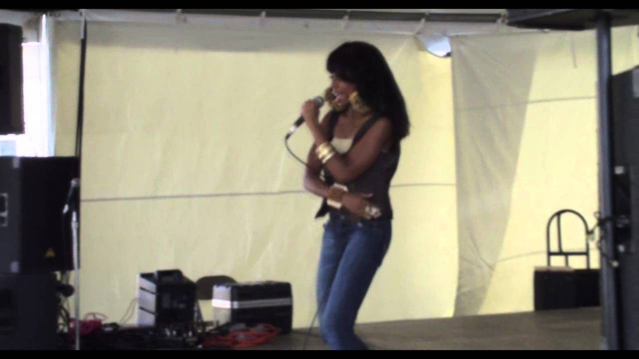 @iamtherealtaj Performing "Talk" At Perry Georgia Fair