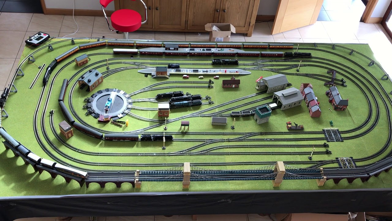 Huge Hornby Model Railway Digital Train 