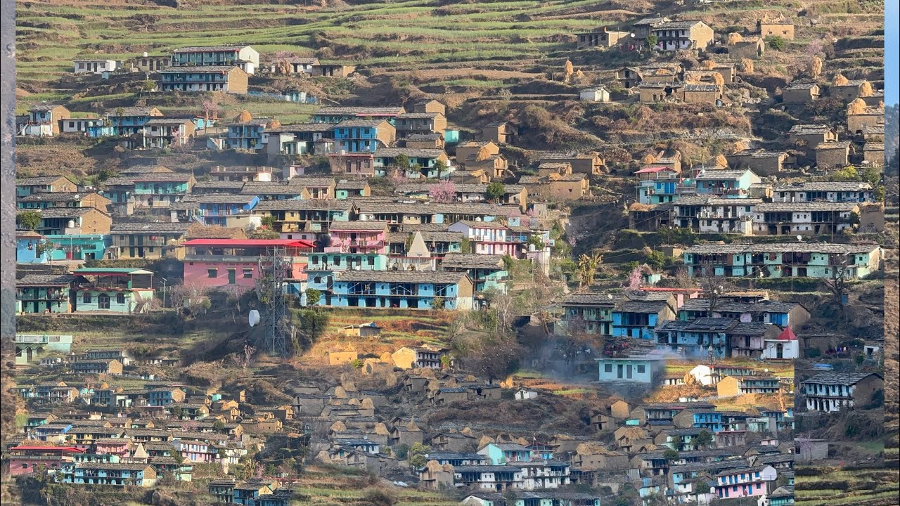 गाँव की सुंदरता और पहाड़ों के बीच रहना ही जीवन का बहुमूल्य हिस्सा है ।