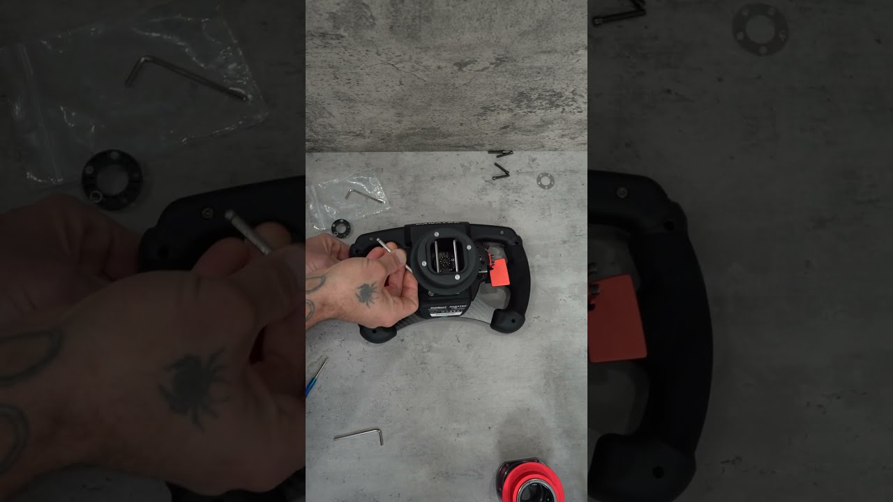 Fanatec Formula V2.5X + QR2 + APM セット 価格を上げて再登場したFANATEC Formula V2.5X ステアリング
