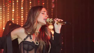 TINI - En Mi Mundo (Live - Especial Violetta: Solo Amor Y Mil Canciones) Resimi