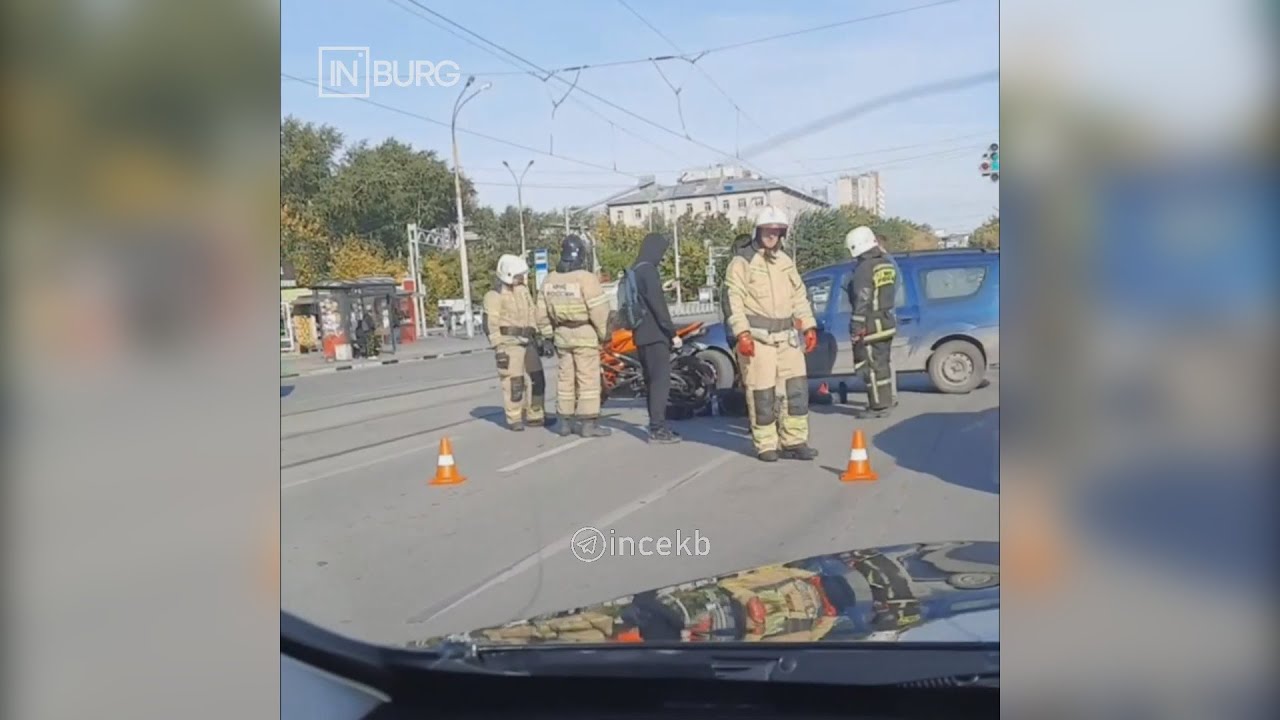 Ларгус не поделил дорогу с байкером.