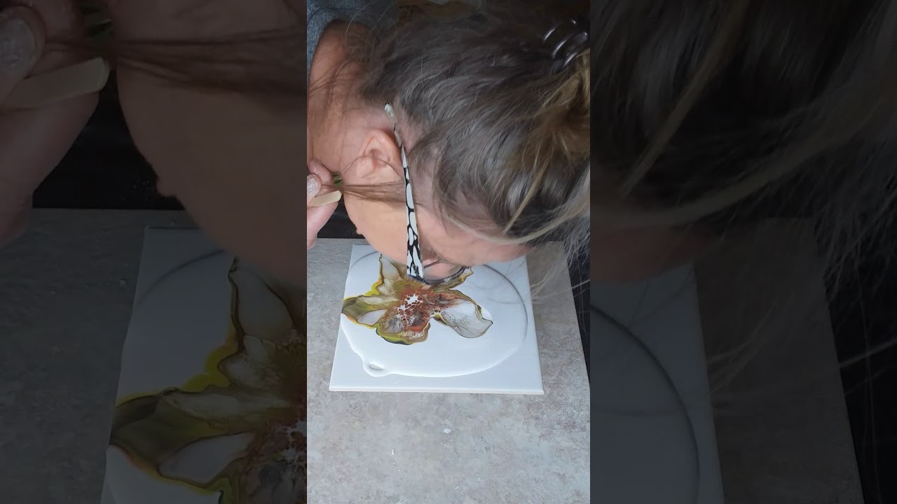 Deconstructed Bloom pour