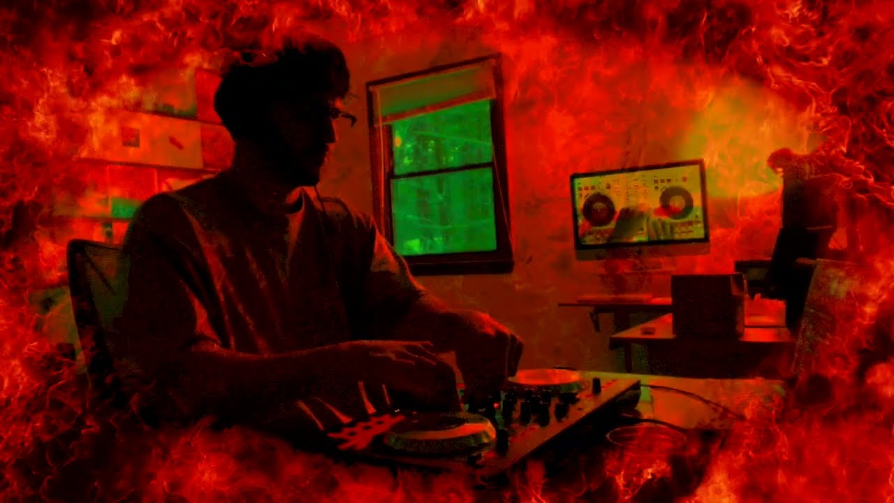 Mixing From UK Garage to Phonk | A DJ Set by Livingroom Dancefloor