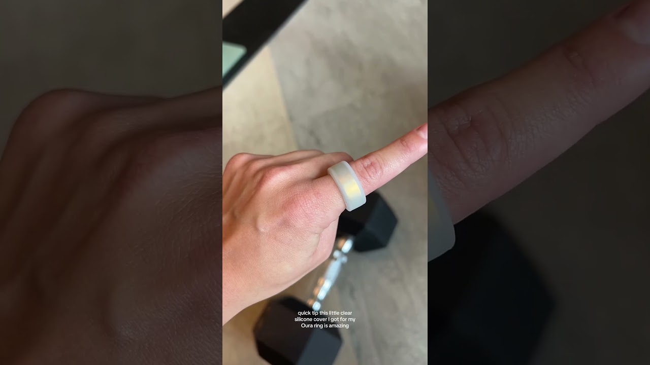 This oura ring silicone cover is a godsend when im lifting! 
