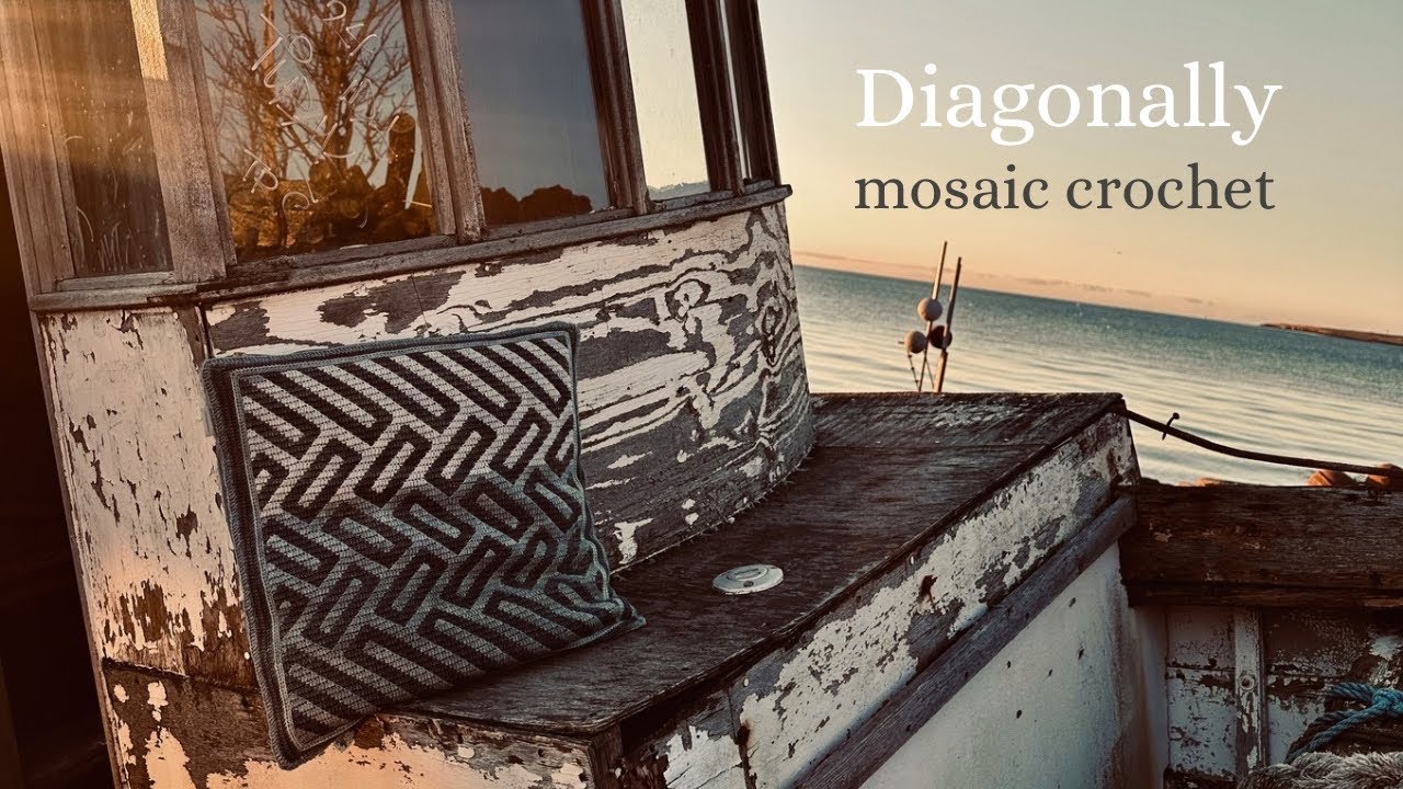 Diagonally - mosaic crochet technique 