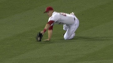 Trout makes tumbling catch