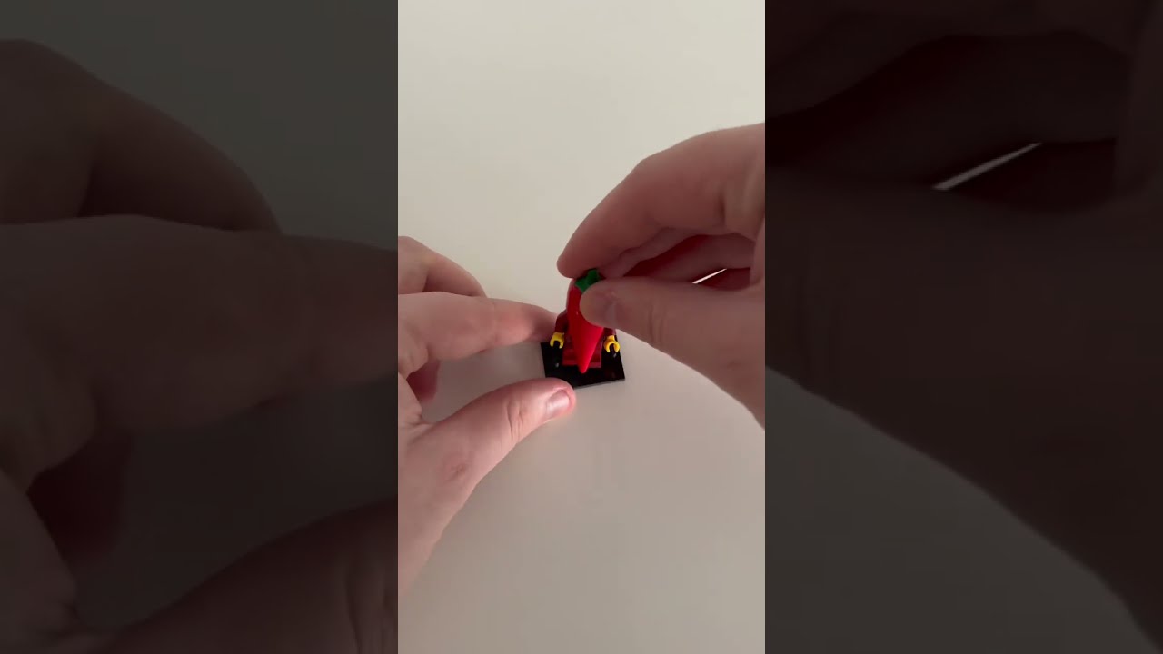 LEGO 71032 Minifigure Collectable Minifigures Series 22 - Chili Costume Fan🌶️ col22-2