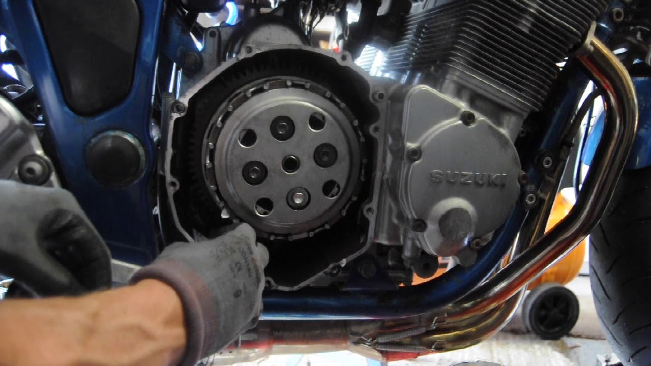 Suzuki Bandit 600 clutch replacement part 2 install - YouTube