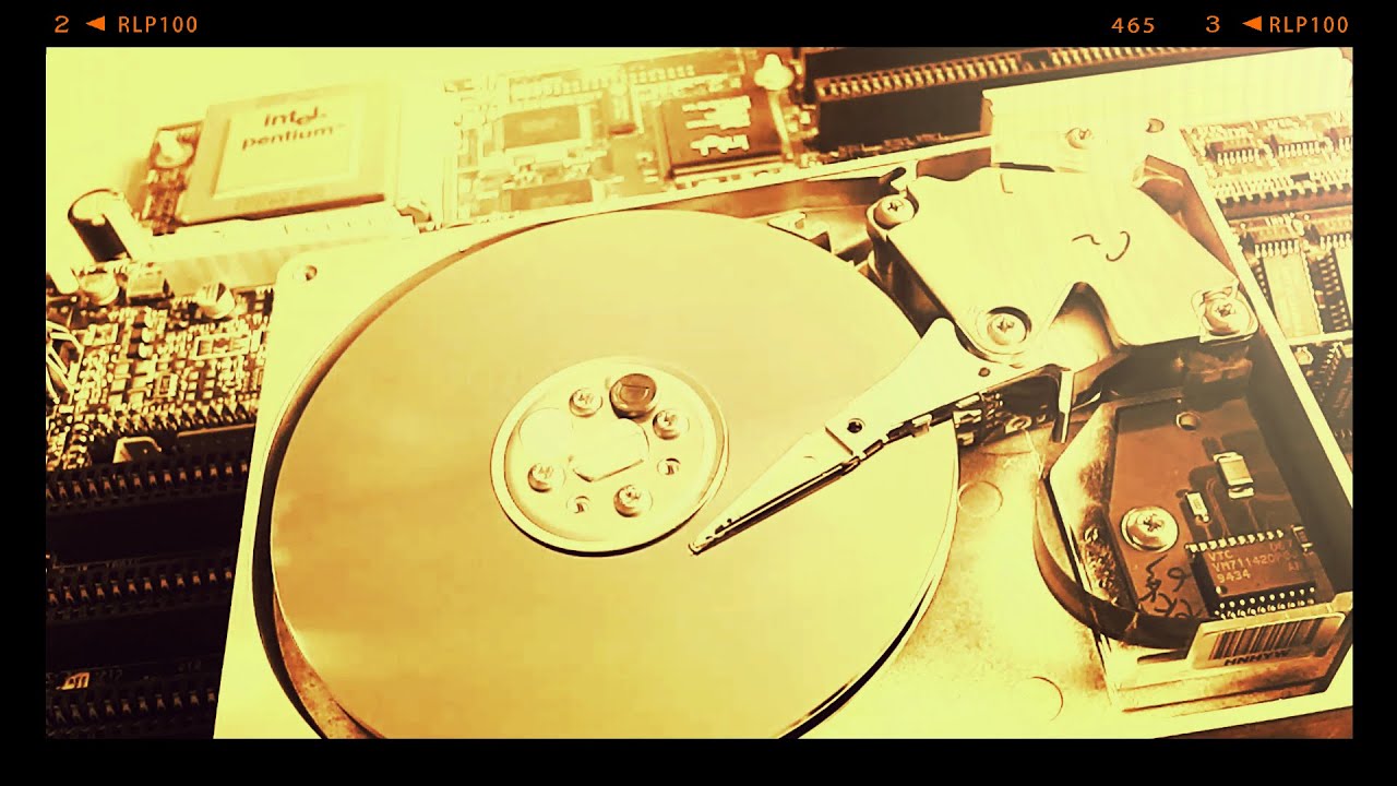 540 MB Maxtor Hard Disk Drive Running WITHOUT A COVER! - YouTube