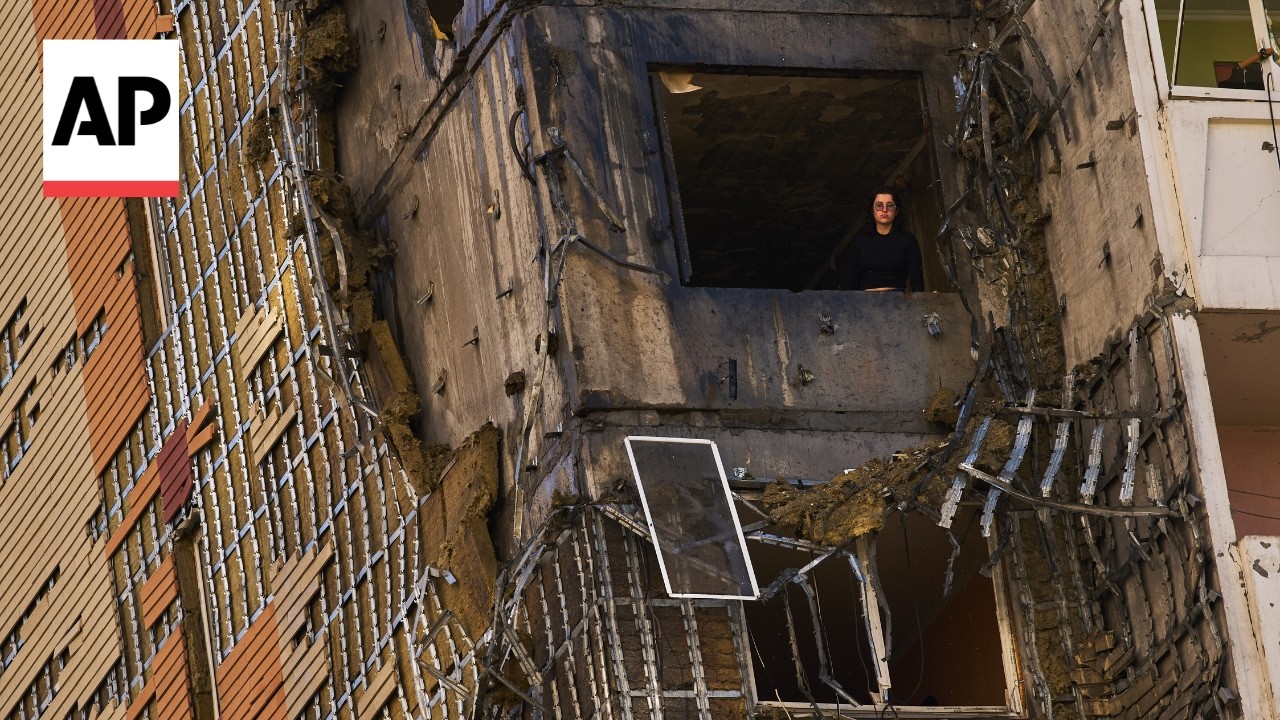Kyiv residents in 'shock' after Russian attacks on Ukraine