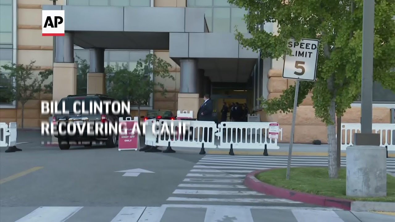 Hillary, Chelsea Clinton arrive at Calif. hospital