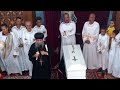 بكاء وتأثر سيدنا علي الطفلة اللي اتنيحت وسط الزحمة اثناء زيارتها لدير درنكة
