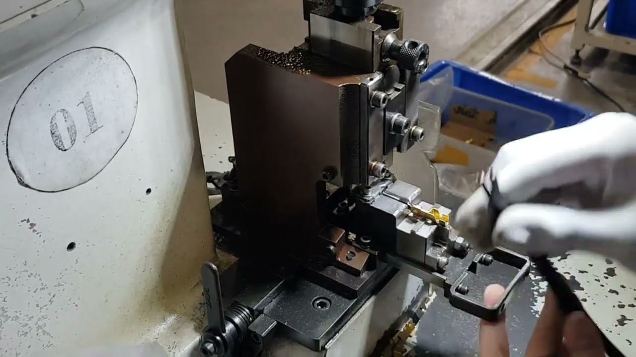 Máy dập chân phích cắm - KTFV