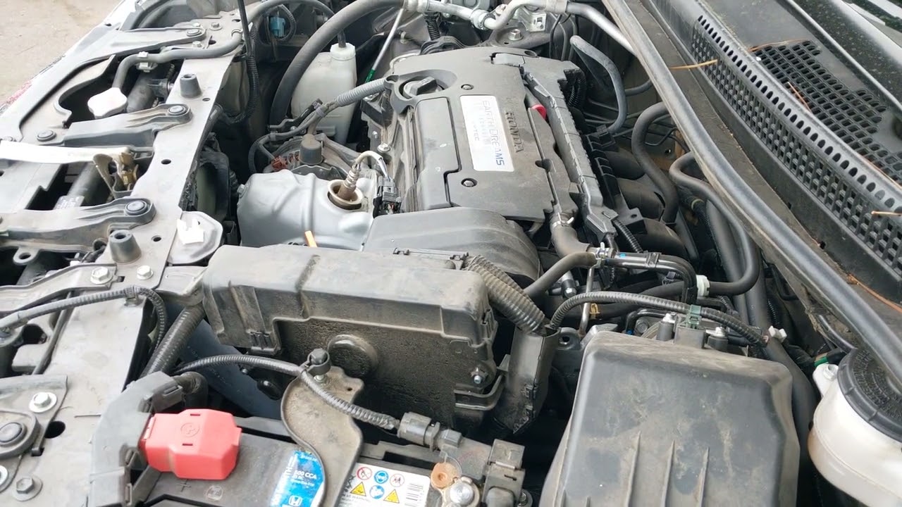 Звук мотора Honda 2.4L Inline4 16 Valve  Gas Regular Unleaded  от 2015 Honda Cr-V Touring 5J6RM3H...