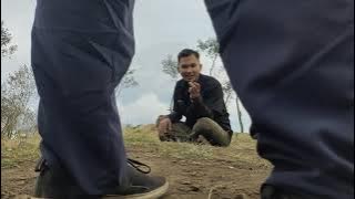 menghisap rokok nikmati kopi bicara tentang cinta dan mati ( mentahan)