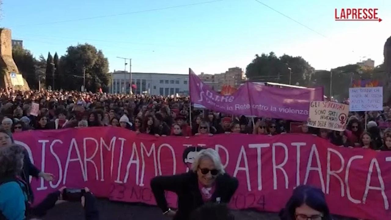 Roma, in migliaia al corteo di 'Non una di meno': 