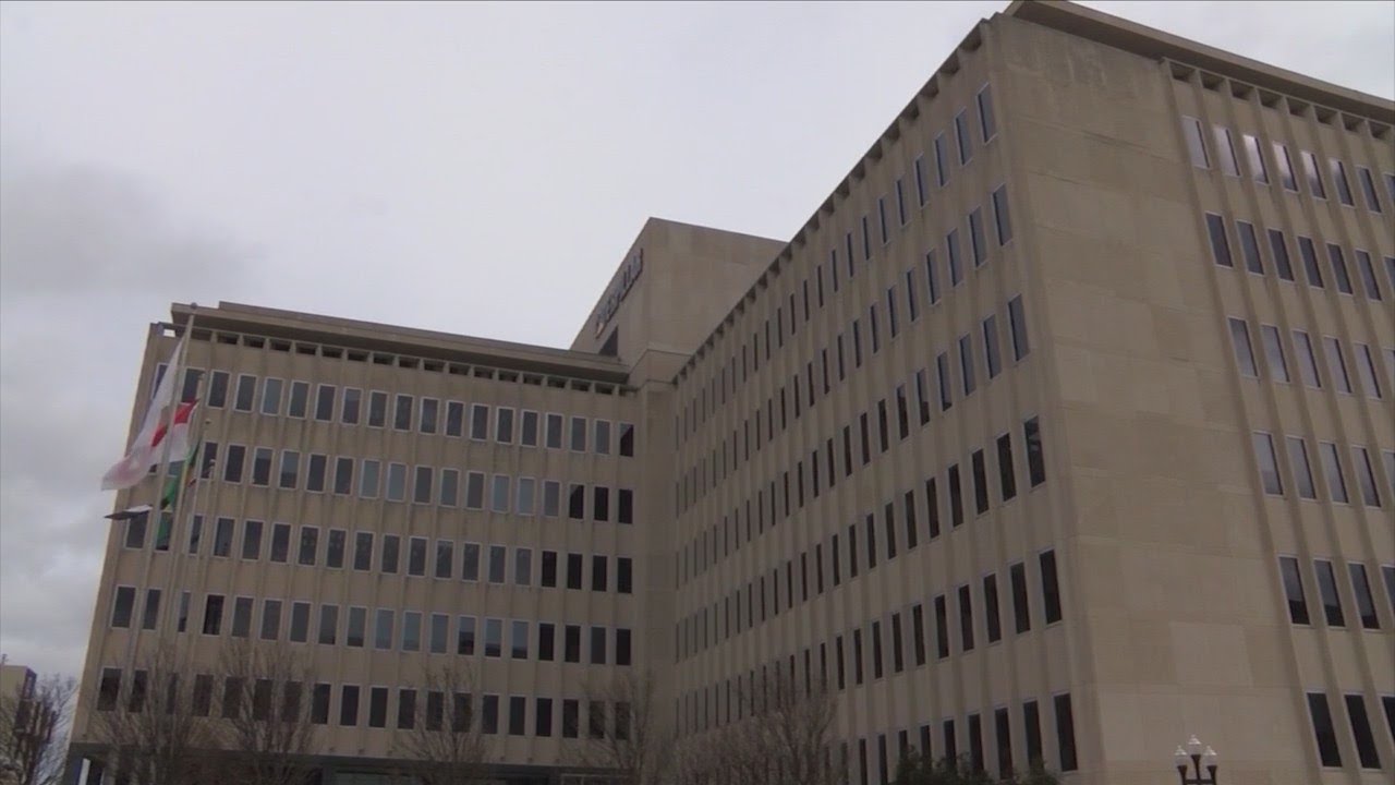 Caterpillar suspends operations in Russia YouTube