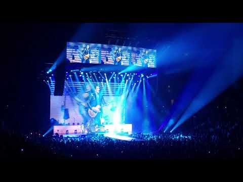 Armageddon It - Def Leppard (Live)