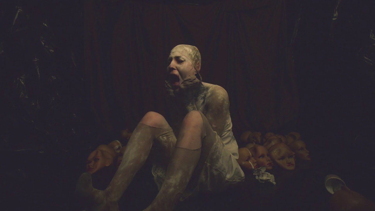Смотреть «Vampire Solitude» на YouTube Смотреть «Vampire Solitude» на YouTube