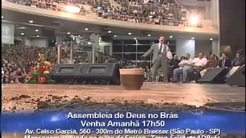 Como um barro na mão do oleiro?