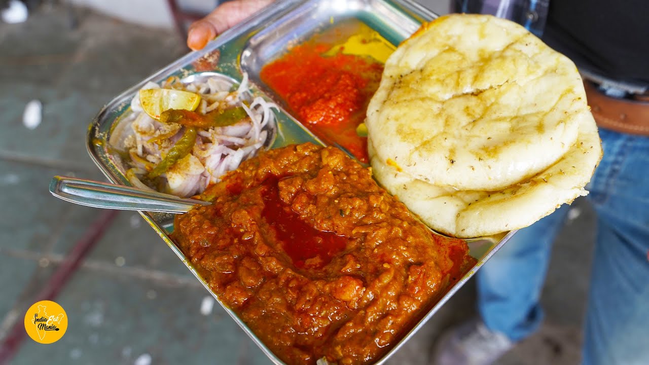 ⁣Raju Bhai Famous Tadke Wale Chole Kulche of Vadodara Rs. 100/- Only l Gujarat Street Food