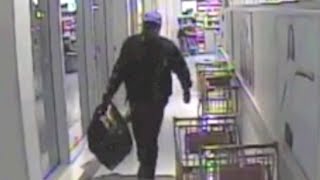 Bold heist to steal $1,528 worth of chewing gum! screenshot 3