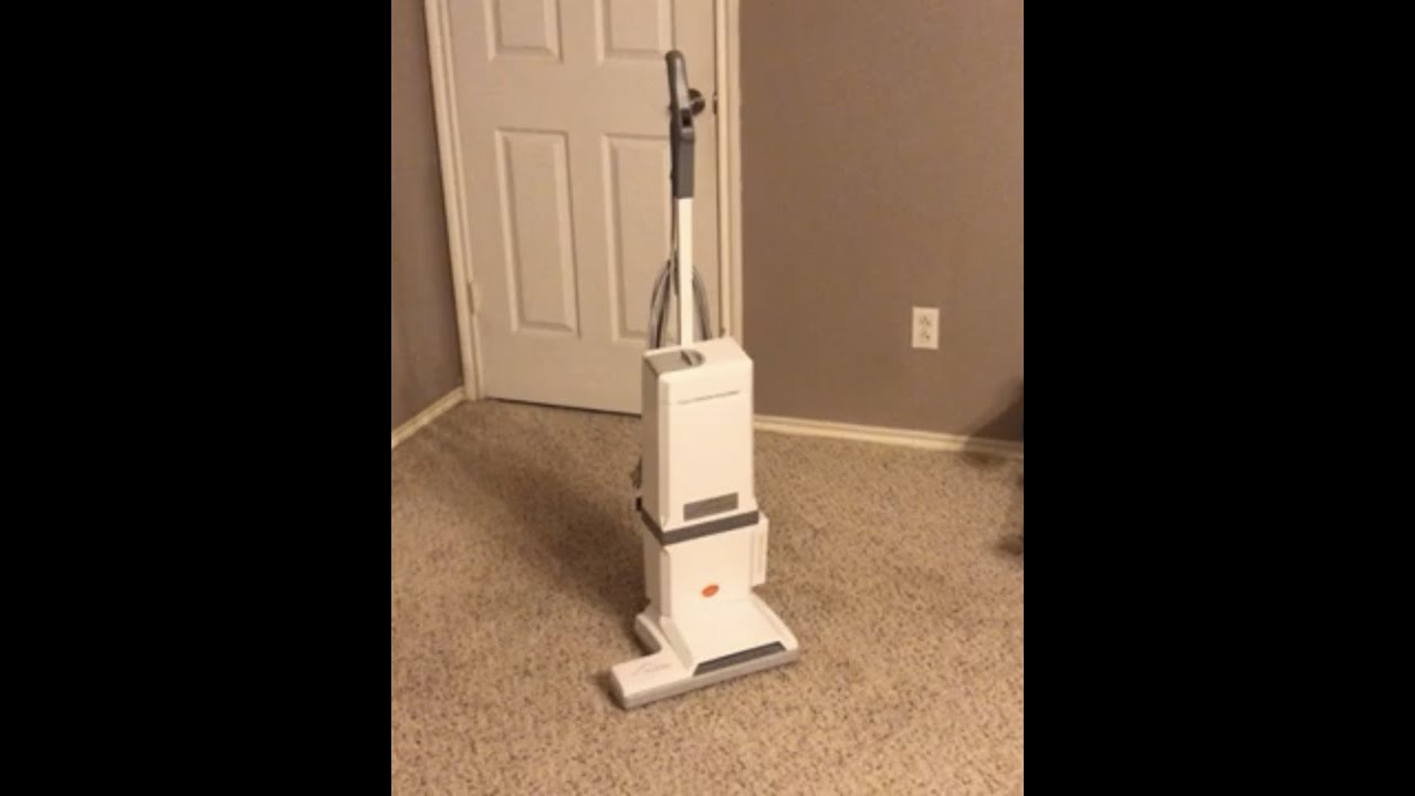 Aerus Lux (Electrolux) Guardian Upright 