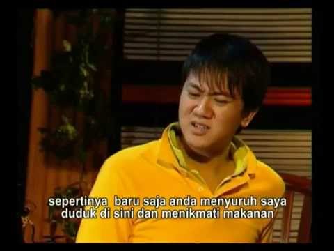Di Persimpangan Jalan