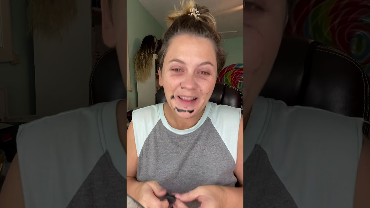 Farmasi Charcoal Black Mask~ Painless Peel Off🙌🏻  