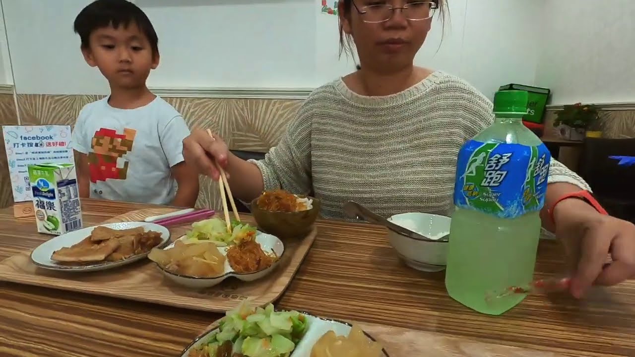 這餐170元好吃環境乾淨舒服..桃園新開的微笑香菇肉飯